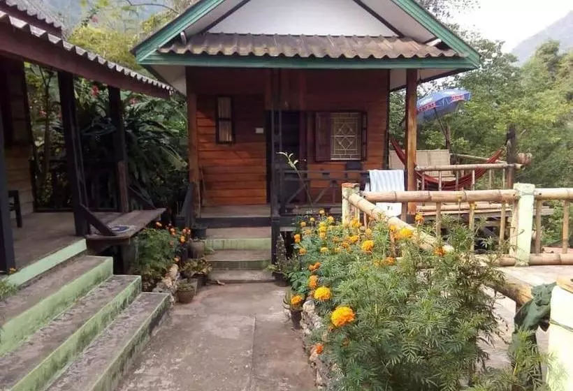 ユースホステル Suanphao Guesthouse