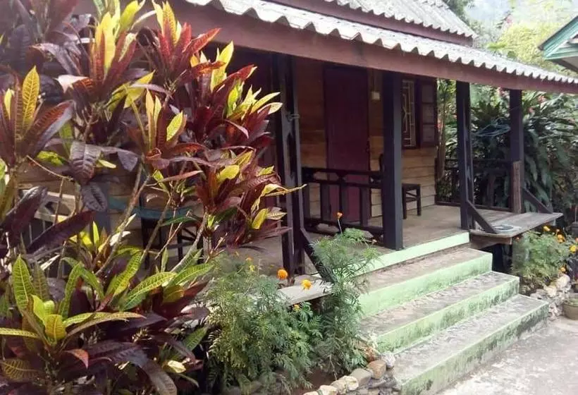 ユースホステル Suanphao Guesthouse