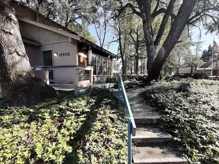 호텔 Alta Sierra Village Inn