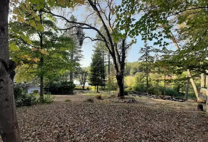 Hotelli Alta Sierra Village Inn