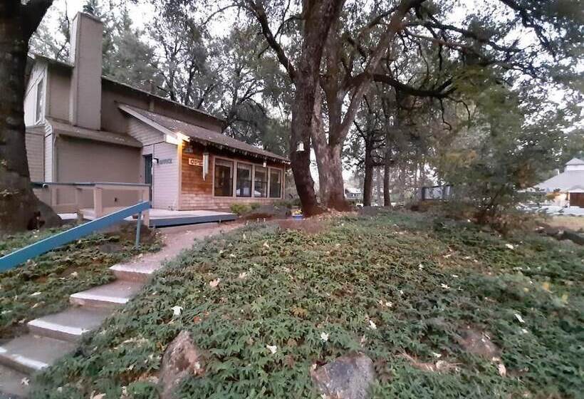 호텔 Alta Sierra Village Inn