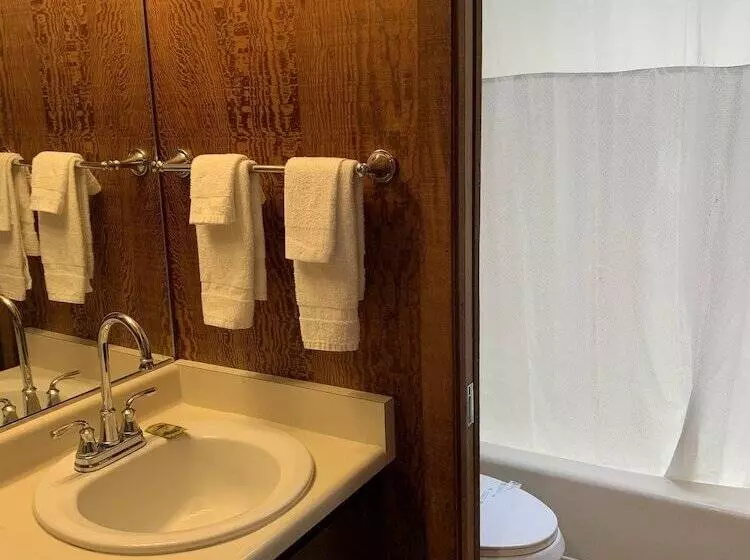 Hotelli Alta Sierra Village Inn