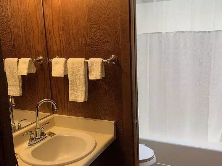 Hotelli Alta Sierra Village Inn