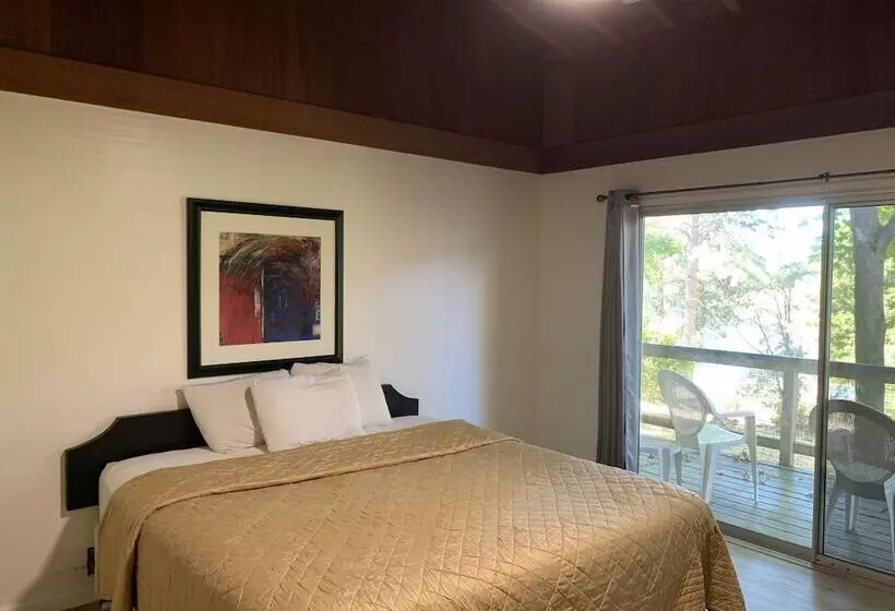 Hotelli Alta Sierra Village Inn