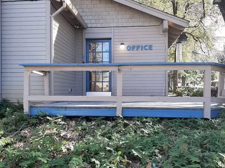 Hotelli Alta Sierra Village Inn