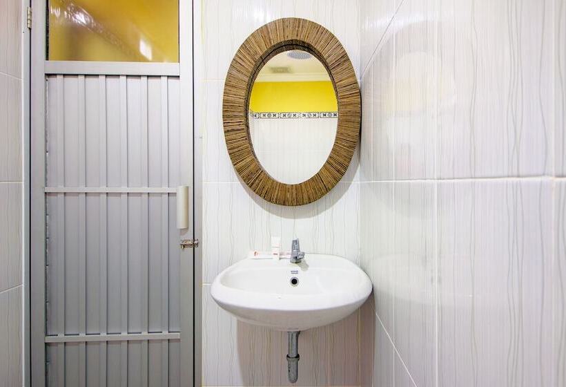 ホテル Oyo 2047 Opak Village Bed & Breakfast