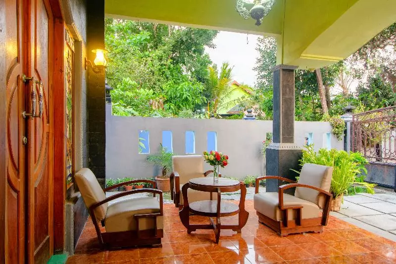 ホテル Oyo 2047 Opak Village Bed & Breakfast