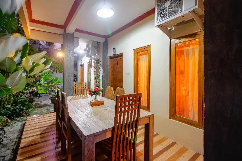 ホテル Oyo 2047 Opak Village Bed & Breakfast
