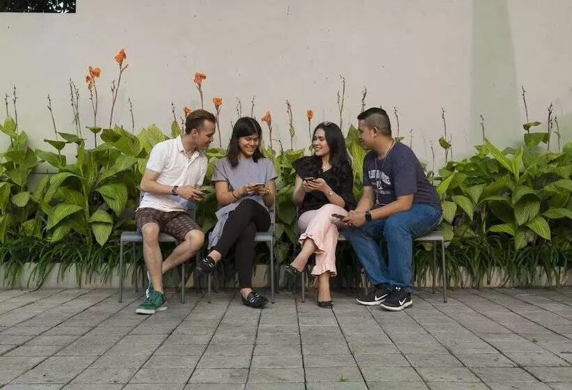 Reddoorz Hostel @ Feliz Noche Cengkareng