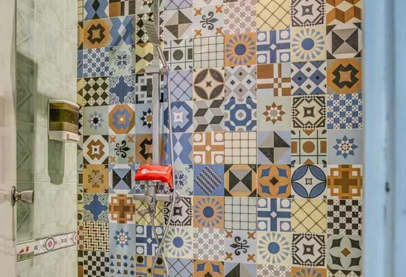 Reddoorz Hostel @ Feliz Noche Cengkareng