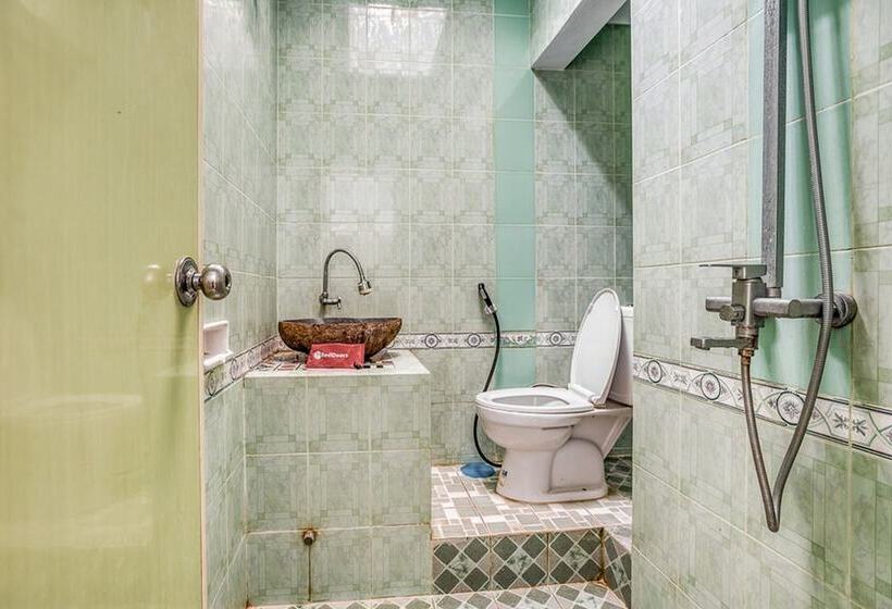 Reddoorz Hostel @ Feliz Noche Cengkareng