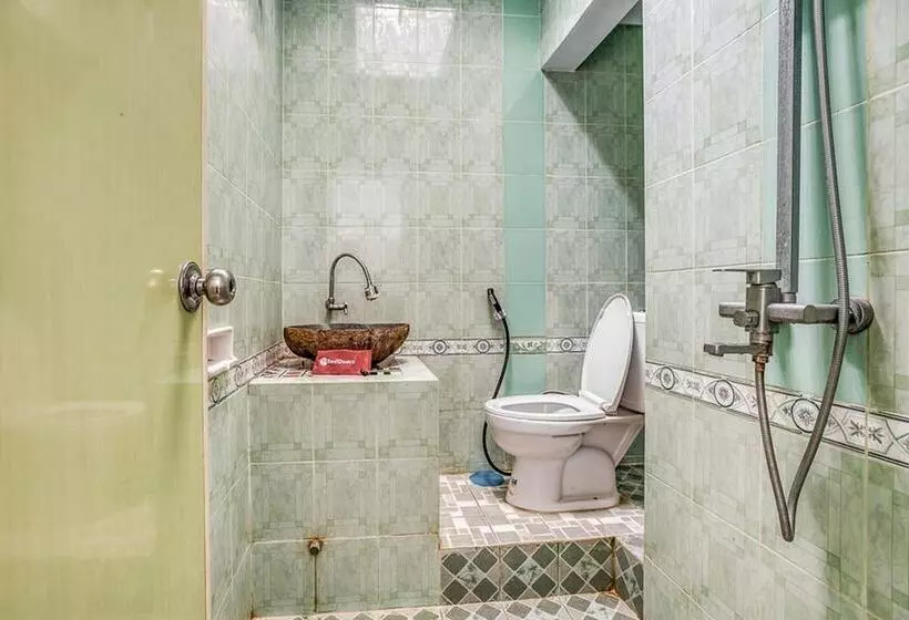 Reddoorz Hostel @ Feliz Noche Cengkareng