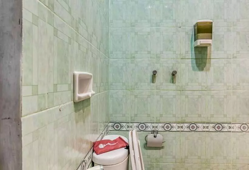 Reddoorz Hostel @ Feliz Noche Cengkareng