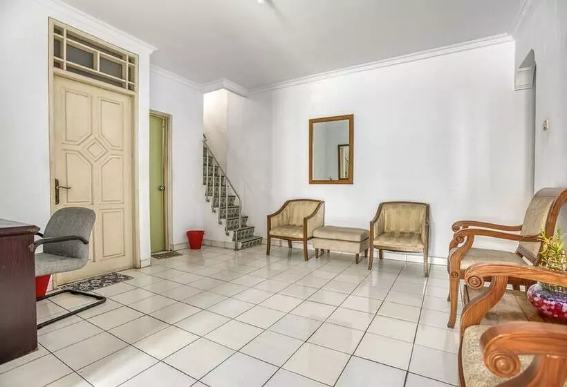 Reddoorz Hostel @ Feliz Noche Cengkareng