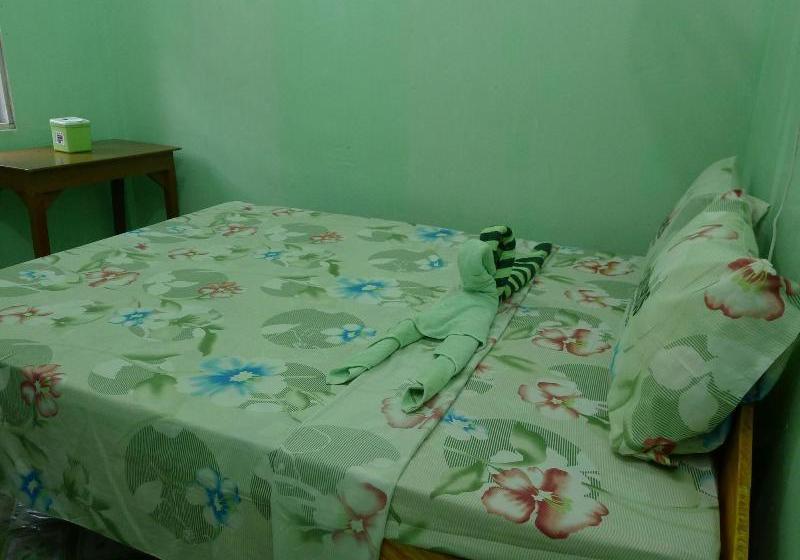 فندق Mochileros Guesthouse