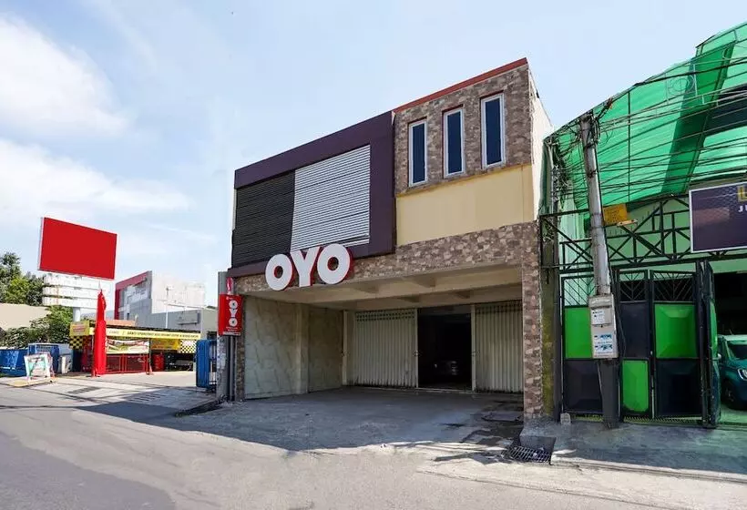 ホテル Oyo 1102 Griya Aisyah Syariah 1