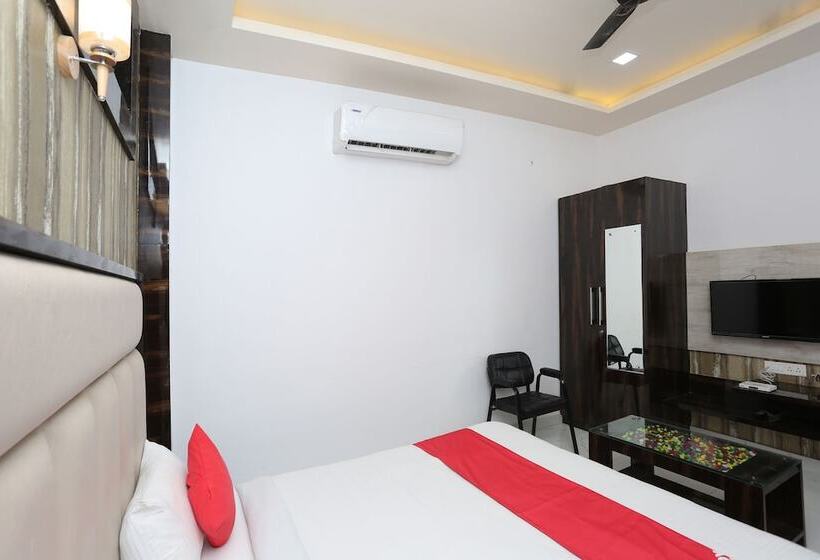 בית מלון כפרי The Marvellous By Oyo Rooms