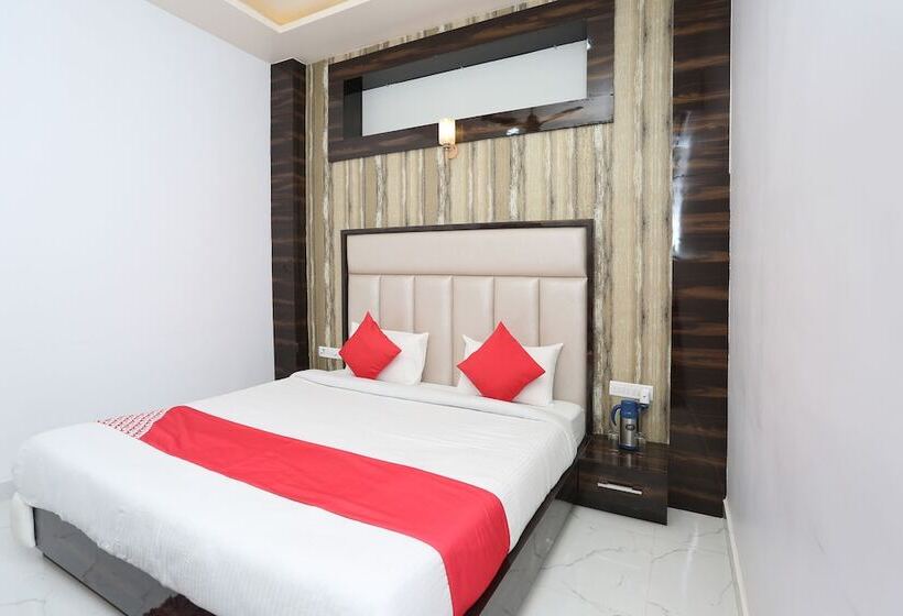 בית מלון כפרי The Marvellous By Oyo Rooms