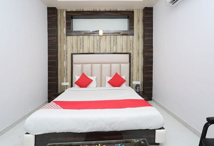 בית מלון כפרי The Marvellous By Oyo Rooms