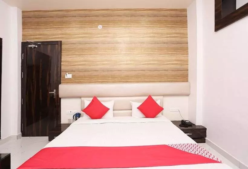 ホテル The Marvellous By Oyo Rooms
