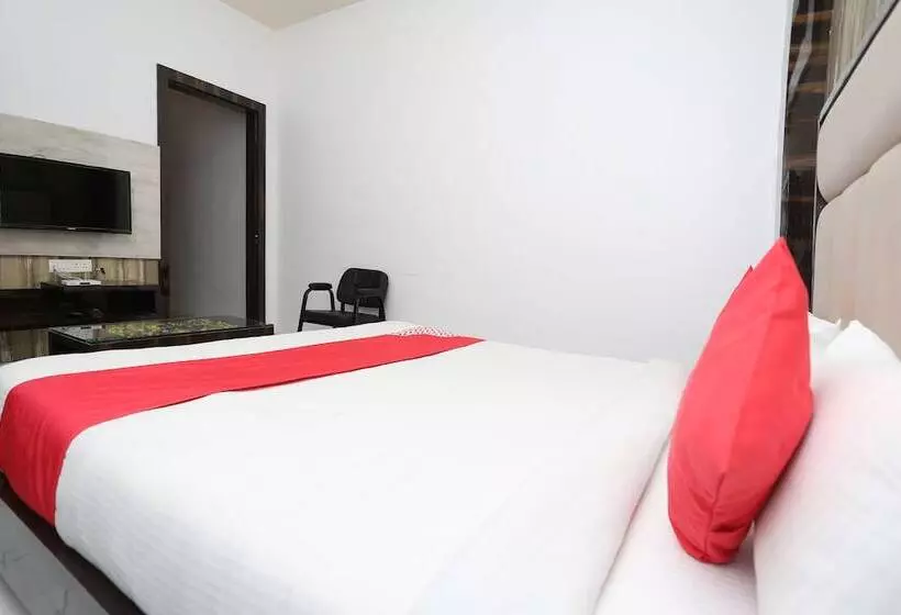 ホテル The Marvellous By Oyo Rooms