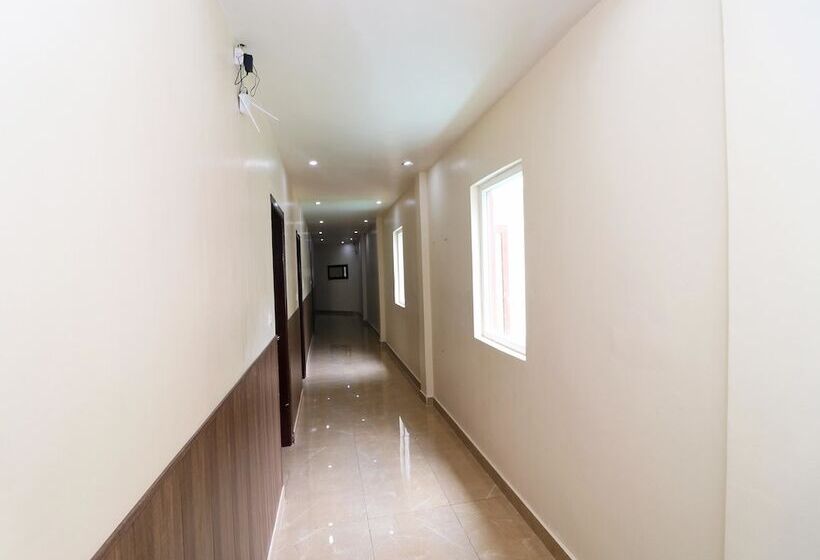 هتل Vaikunth Resort By Oyo Rooms