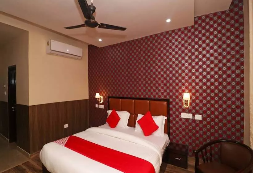 ホテル Vaikunth Resort By Oyo Rooms
