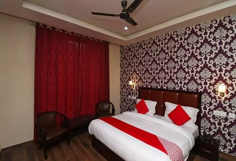 ホテル Vaikunth Resort By Oyo Rooms