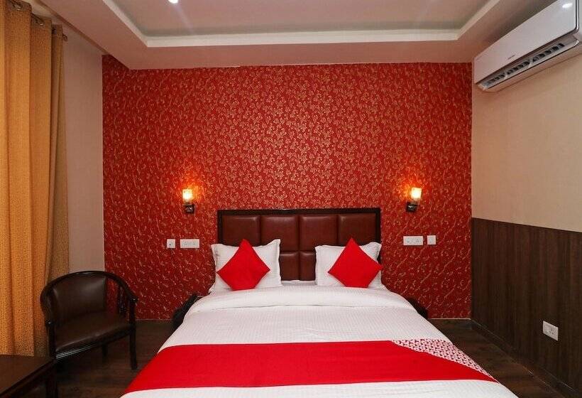 هتل Vaikunth Resort By Oyo Rooms