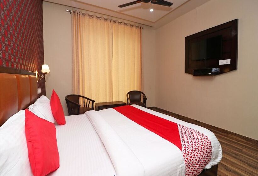 هتل Vaikunth Resort By Oyo Rooms