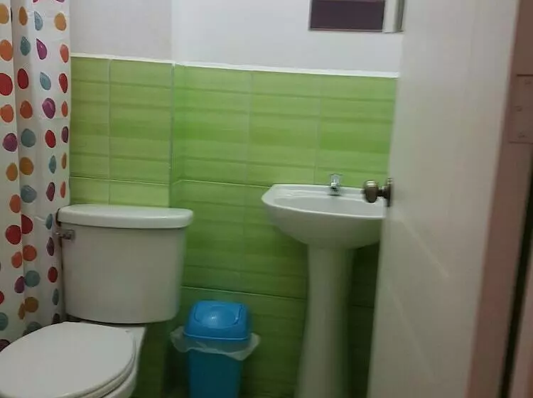 پانسیون Hospedaje Puriq   Hostel