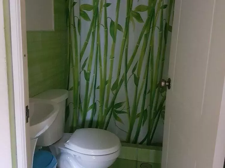 پانسیون Hospedaje Puriq   Hostel