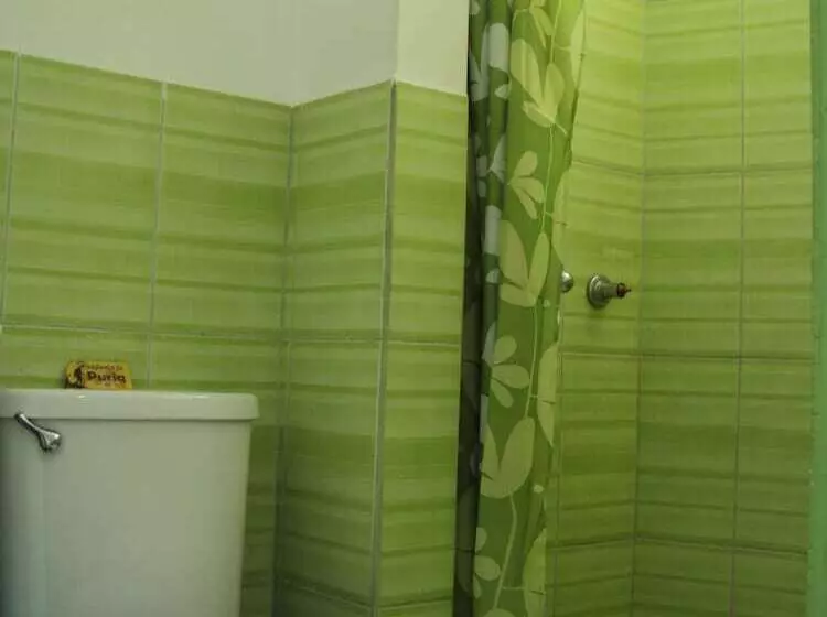 پانسیون Hospedaje Puriq   Hostel