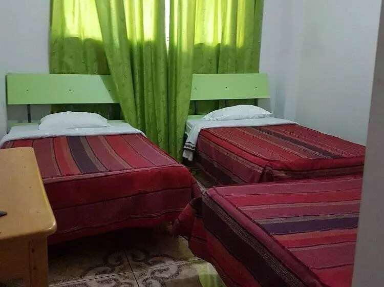 پانسیون Hospedaje Puriq   Hostel