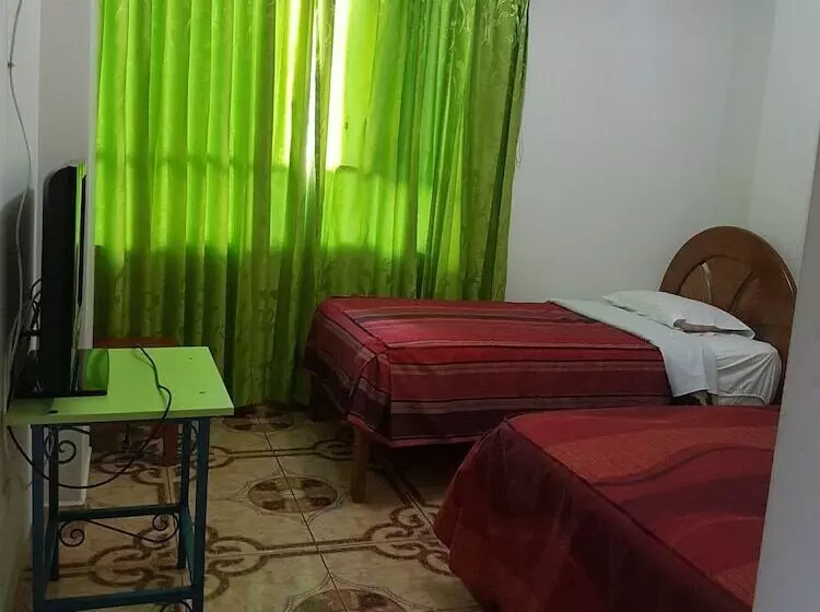 پانسیون Hospedaje Puriq   Hostel