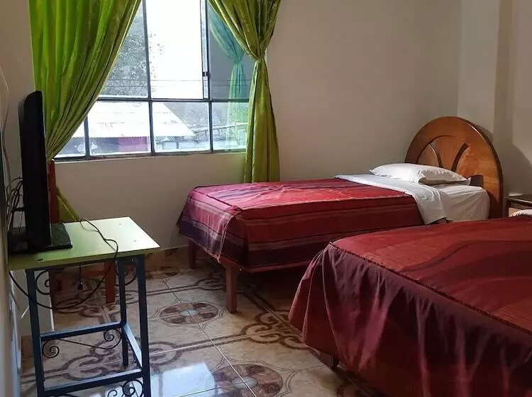 پانسیون Hospedaje Puriq   Hostel