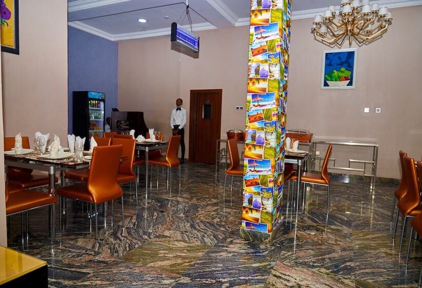 Signature By Royalty