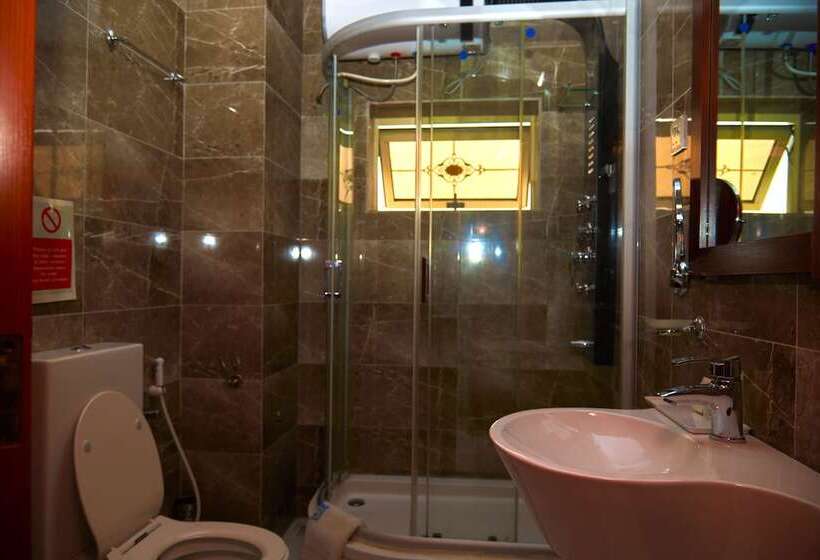 Signature By Royalty