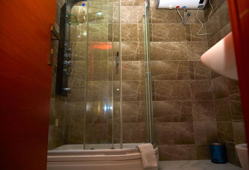 Signature By Royalty