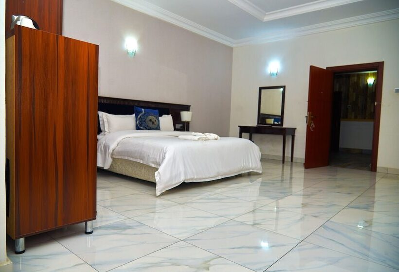 Signature By Royalty