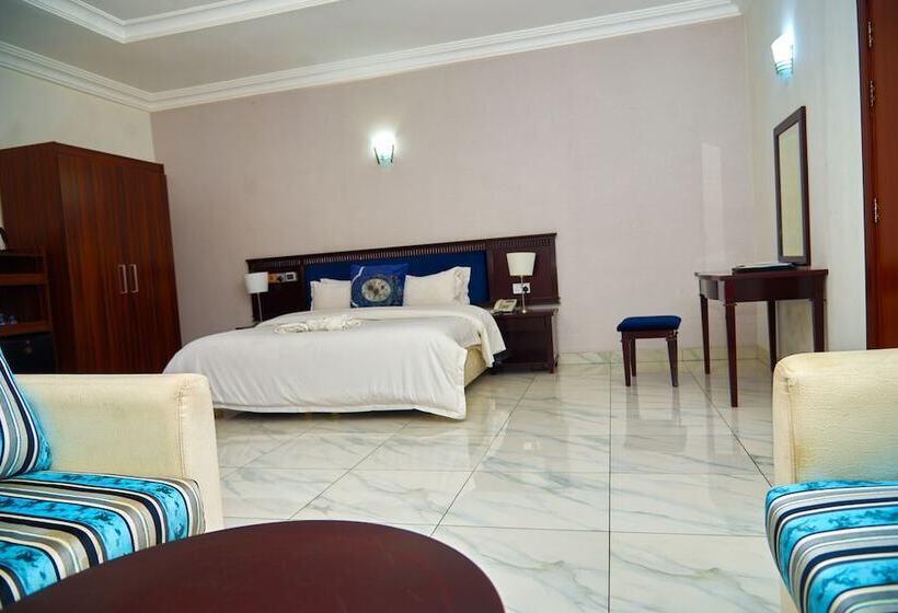 Signature By Royalty