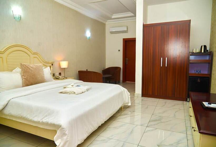 Signature By Royalty