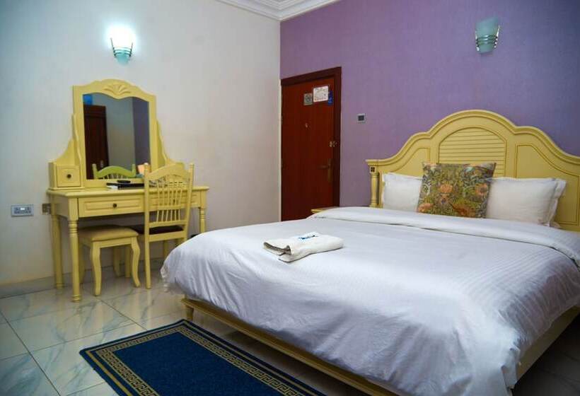 Signature By Royalty