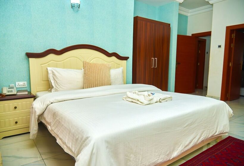 Signature By Royalty