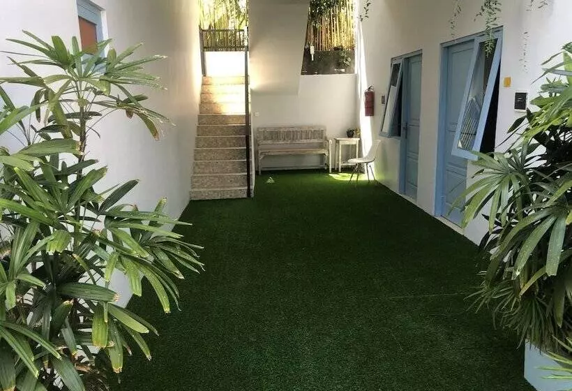 Gatsby Hotel Hostel