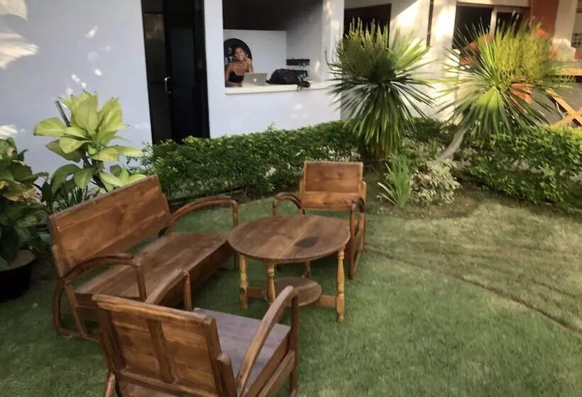 Gatsby Hotel Hostel