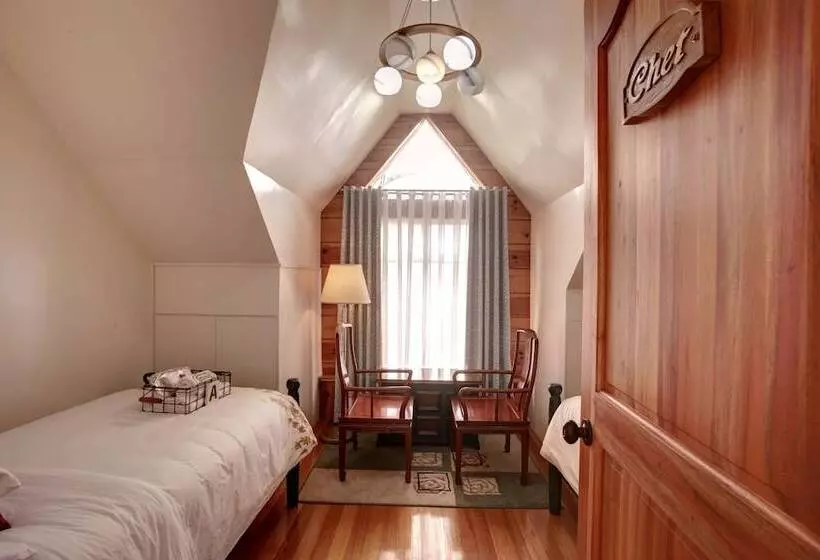 Guest Haven House Bed & Breakfast