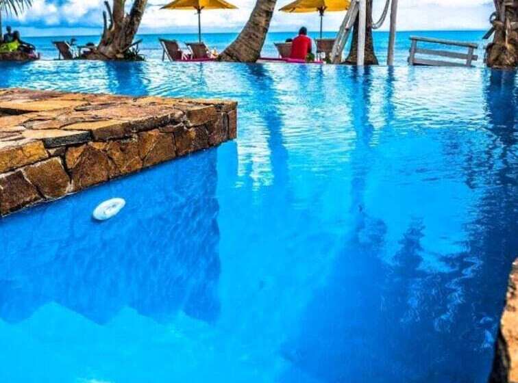 هتل Ravoraha Ecolodge