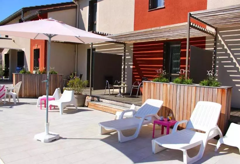 Hotelli Hôtel Les Gabarres