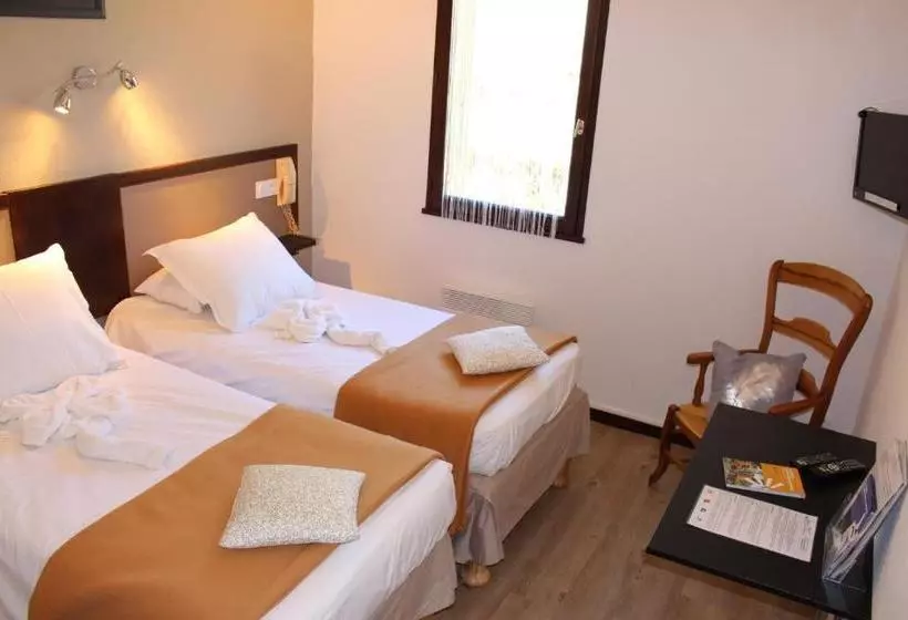 Hotelli Hôtel Les Gabarres